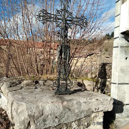 Sur La Vallée De L'allier Hébergement de vacances *